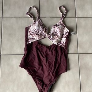 Adore me one piece swimsuit with flora upper and burgundy lower. Size lrg bnwt